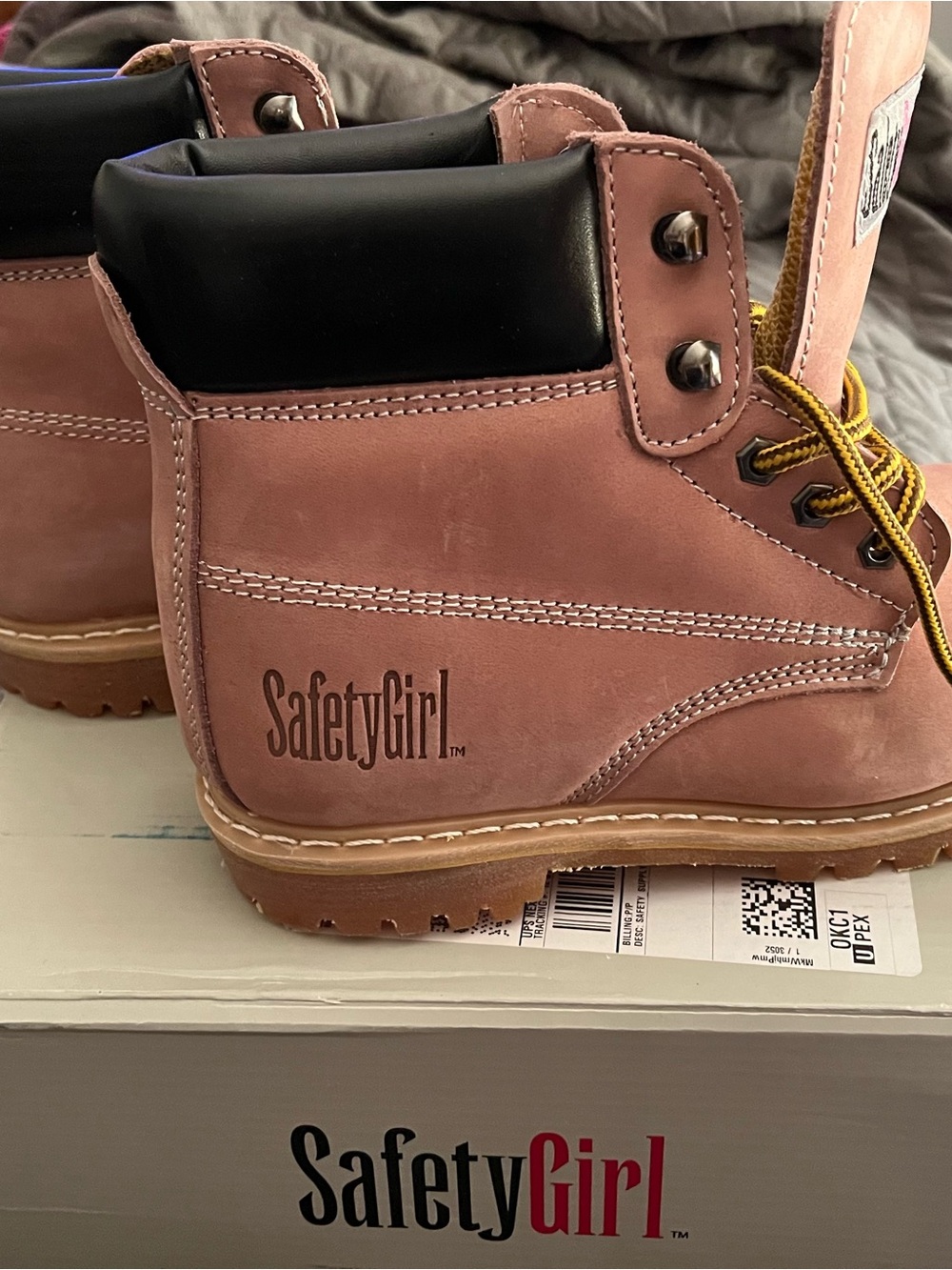 Women's Pink Lace-Up Safety Boots